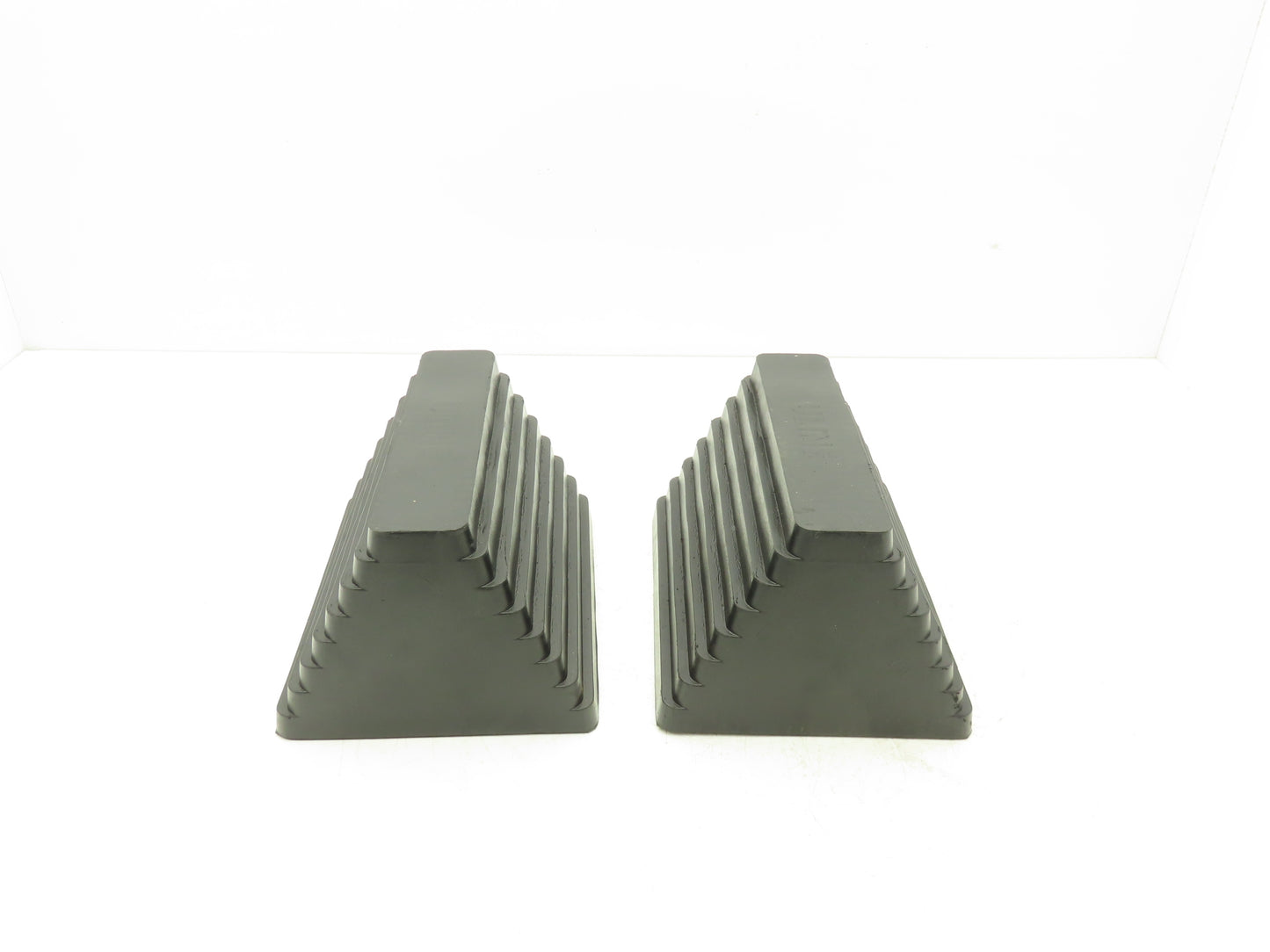 Uline H-517 Wheel Chocks Black Rubber 9-3/4x8x6" Truck Loading Dock Lot of 4