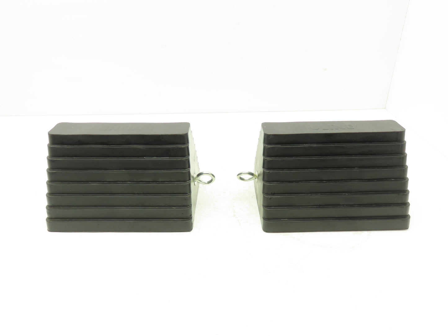 Uline H-517 Wheel Chocks Black Rubber 9-3/4x8x6" Truck Loading Dock Lot of 4