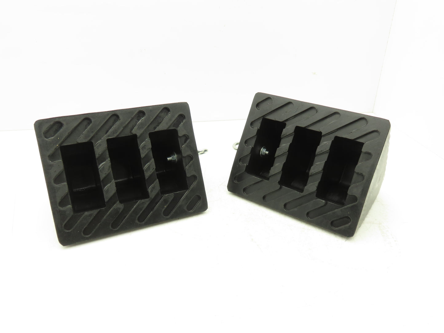 Uline H-517 Wheel Chocks Black Rubber 9-3/4x8x6" Truck Loading Dock Lot of 4