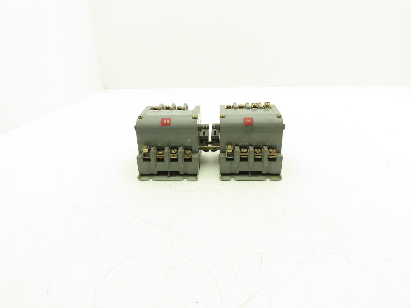 Furnas 43CP32AAE Reversing Contactor 18 Amp 600V 5Hp