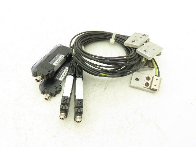 Keyence FS-V33CP Fiber Optic Sensor 24V Various Cable Lengths Included Lot of 4
