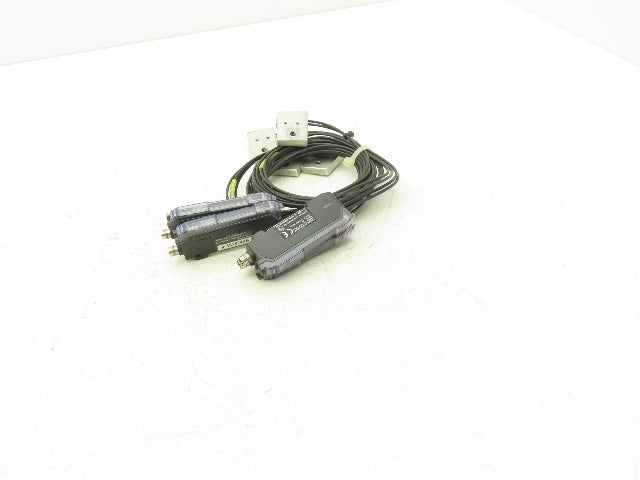 Keyence FS-V33CP Fiber Optic Sensor 24V Various Cable Lengths Included Lot of 4