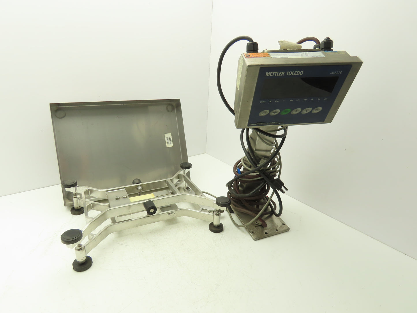 Mettler Toledo BBA226 Digital Scale w/Pedestal 11-3/4"x 15-3/4" Base 100lbs Max