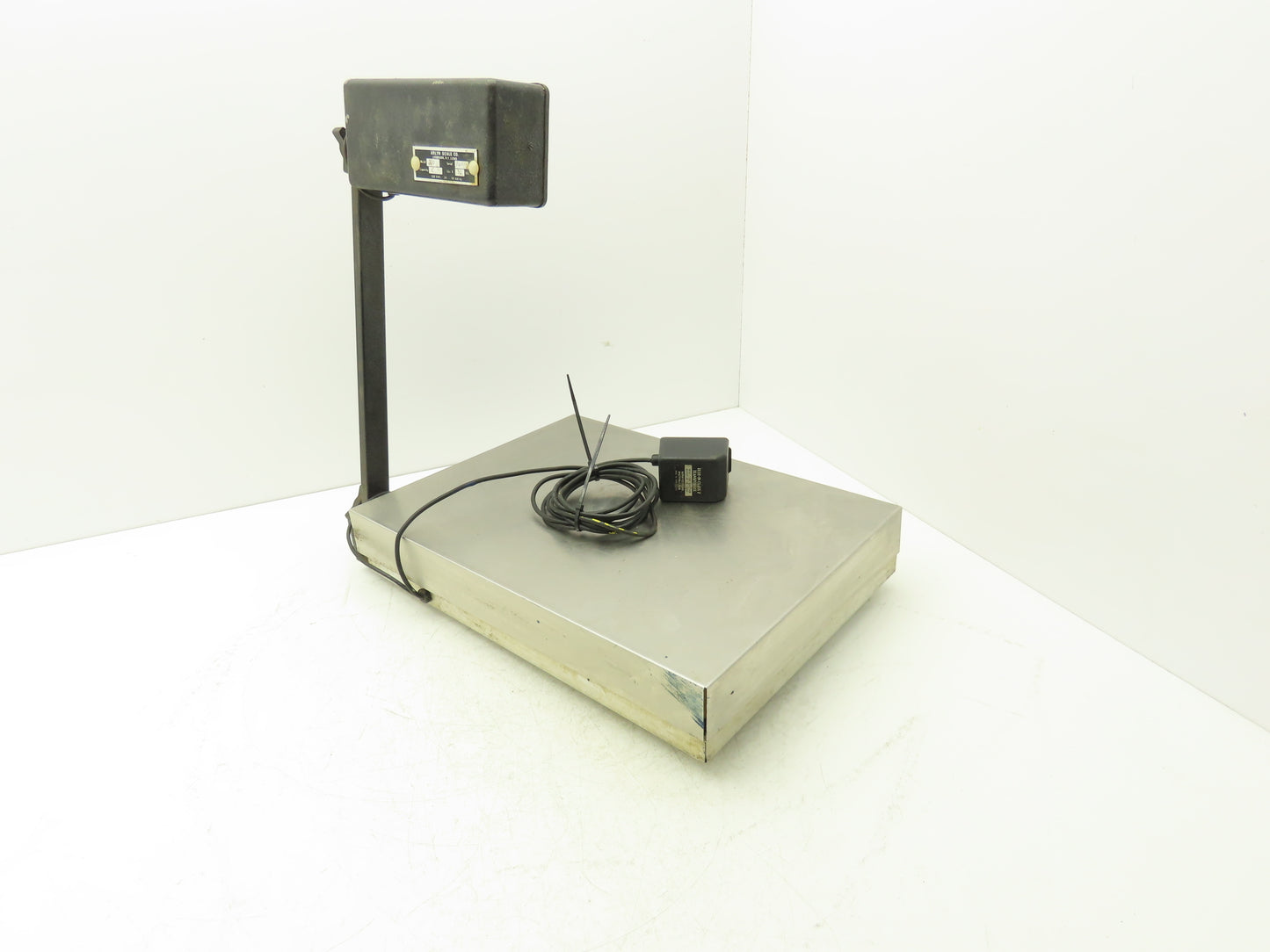 Arlyn Scale Co 810 Digital Scale W/Pedestal & 12x16" Base
