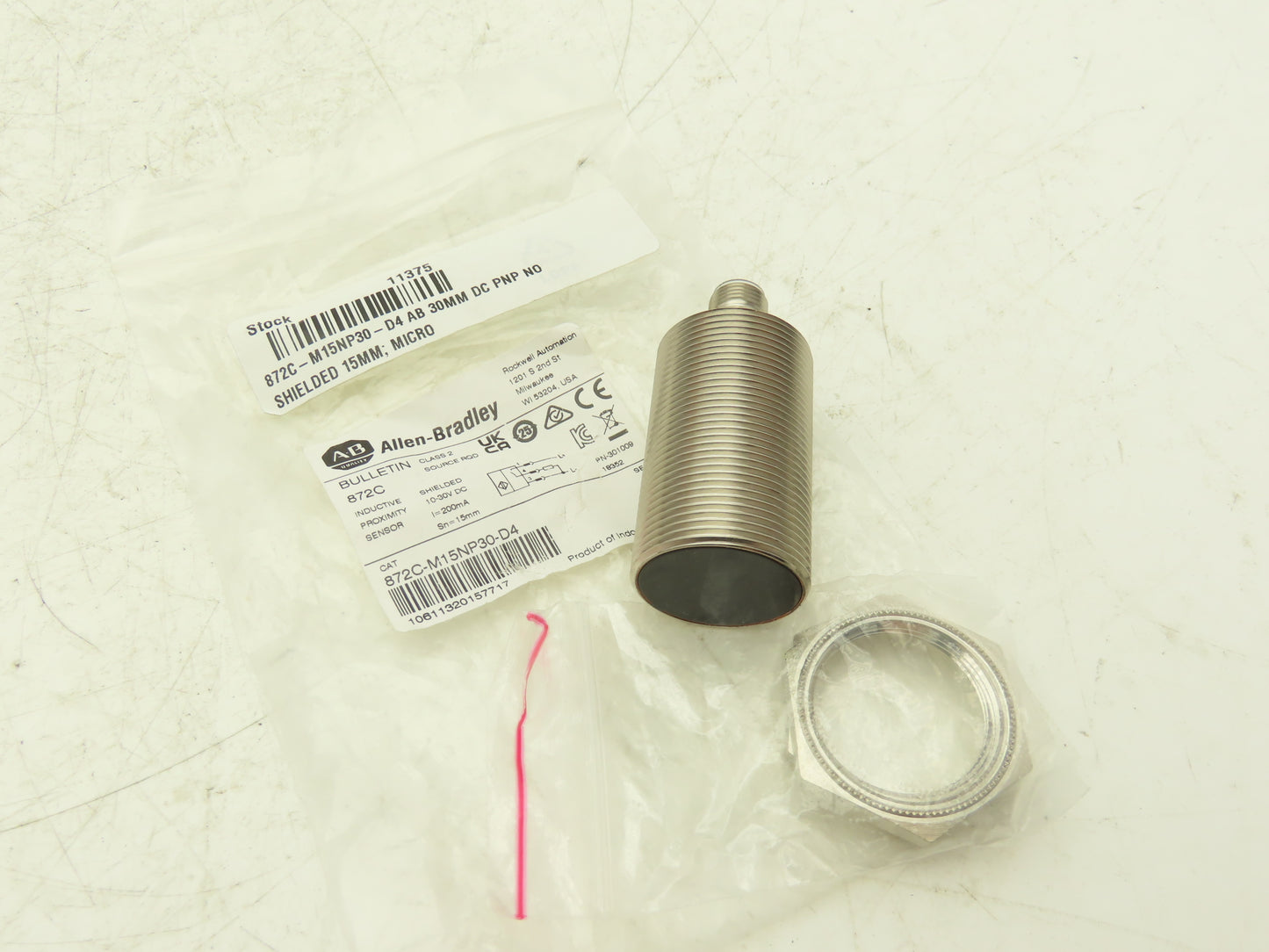 Allen Bradley 872C-M15NP30-D4 Inductive Proximity Switch 30MM Barrel 24VDC