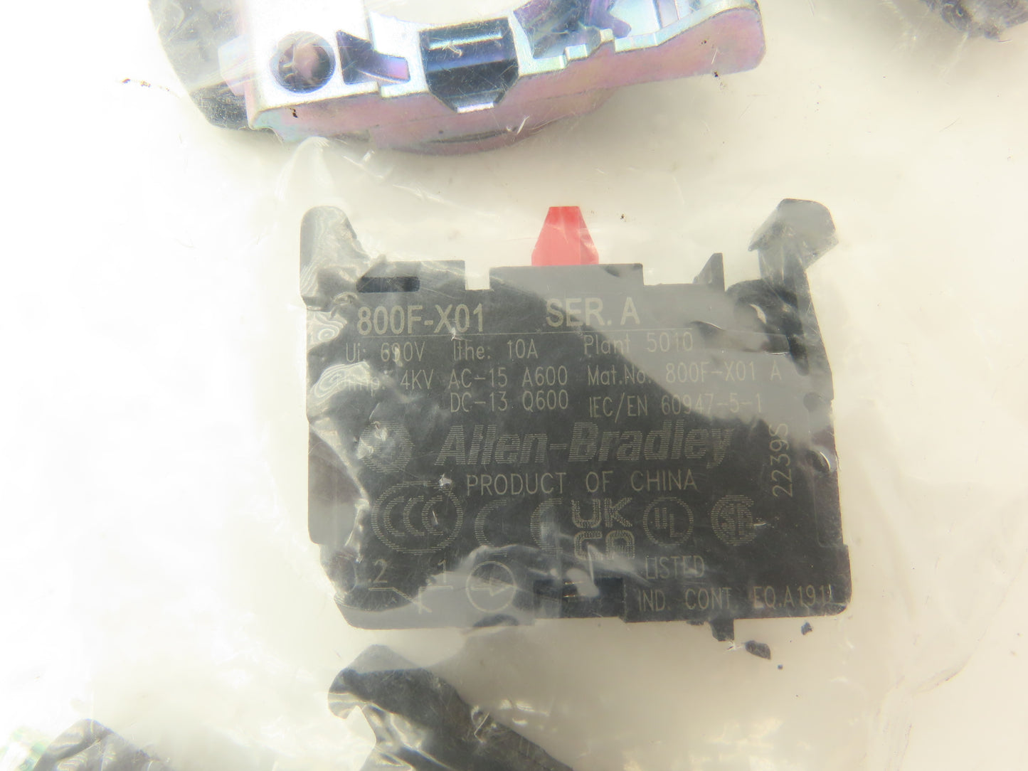 Allen Bradley Pushbutton Green Illuminated Momentary 2 NO 2NC 22mm