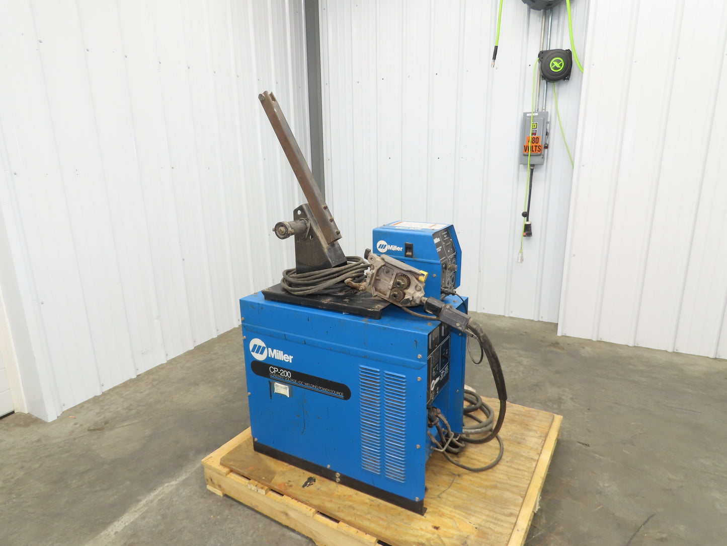 Miller CP-200 Mig Welder 200 amp DC Arc S-60 Wire Feeder 230/460v 3PH