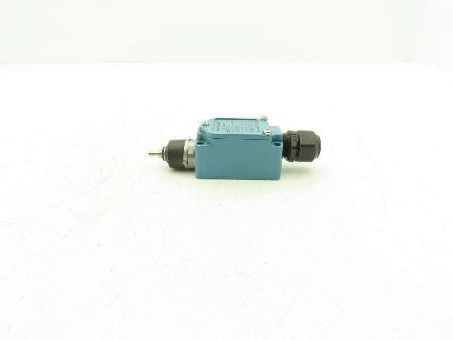 Honeywell SZL-WL-K-N Limit Switch Plunger Style 10A 300VAC/ 6A 24VDC