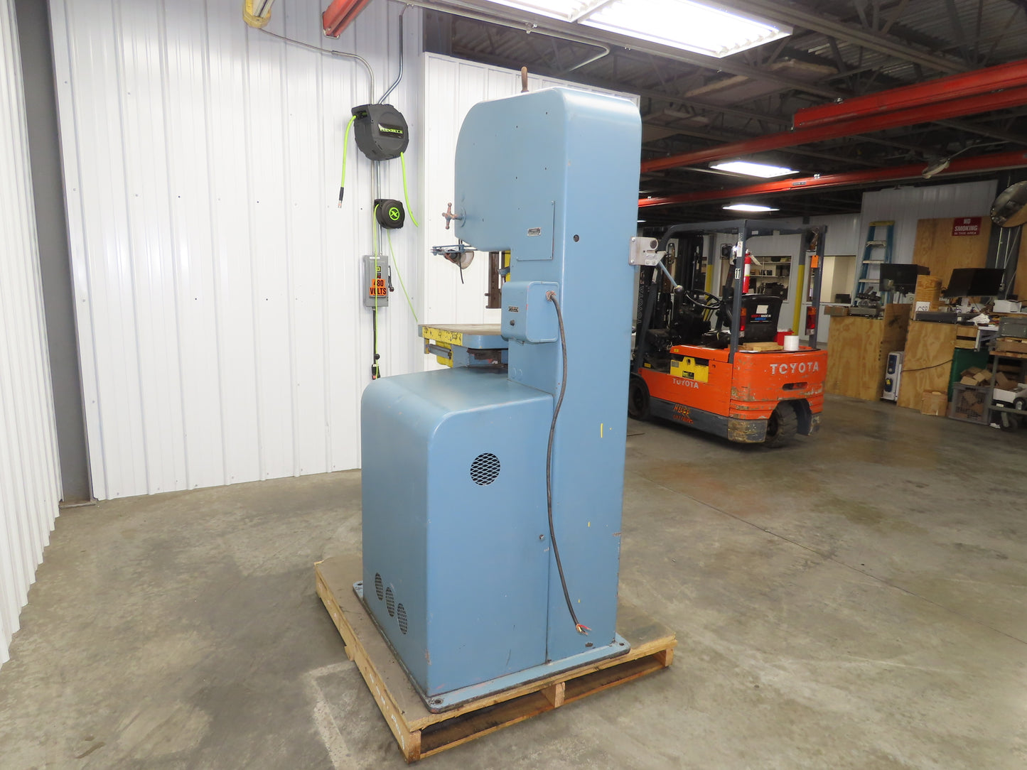 Doall 1612-1 Contourmatic 16" Vertical Bandsaw 1-1/2Hp 230V 3Ph Blade Welder