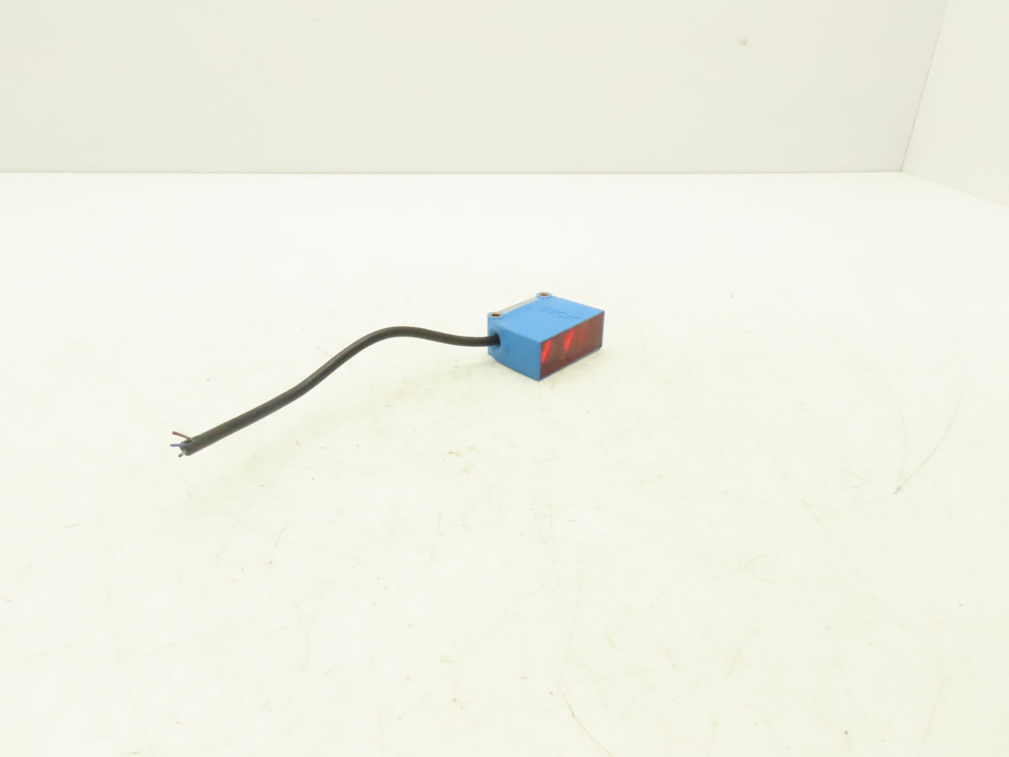 Sick GTB10-P5221S21 Photoelectric Proximity Sensor 1200mm Sensing Range Cut Cord