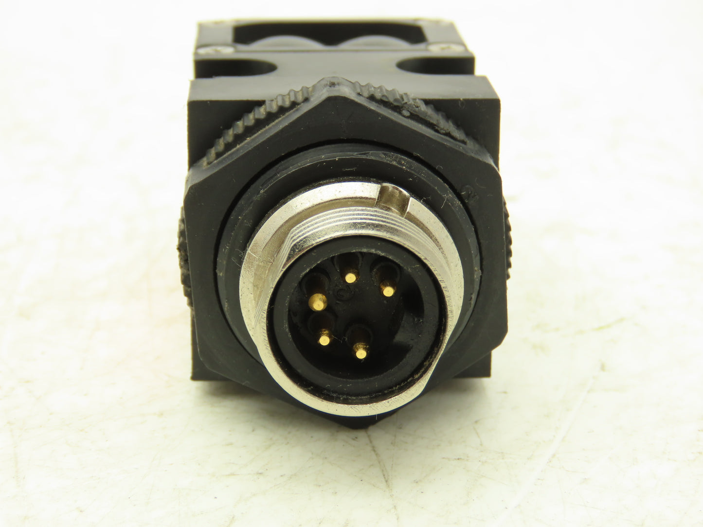 Banner SMA915DQD Valu-Beam Photoelectric Diffuse Sensor 90-130VAC SPDT Relay QD