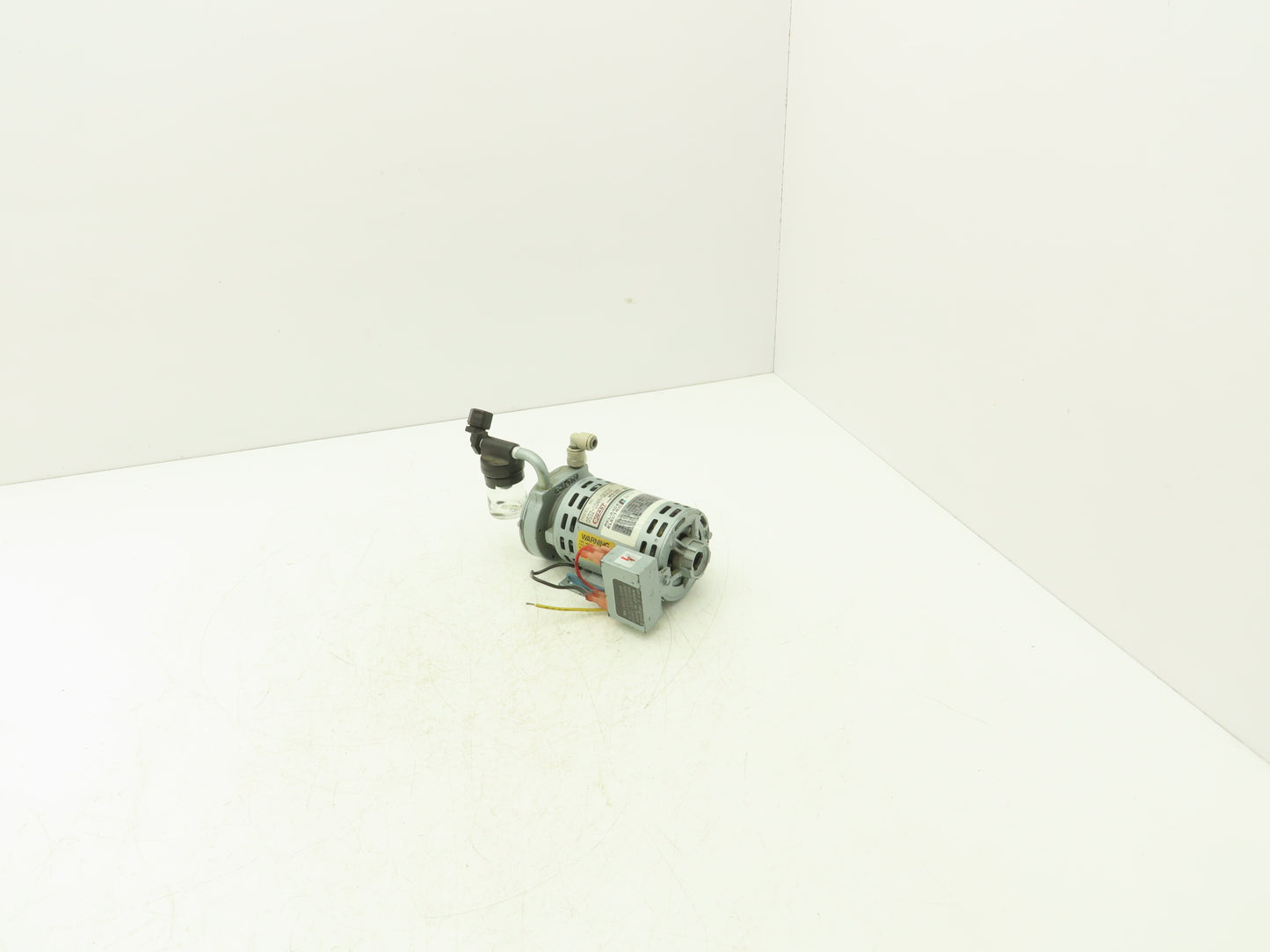 Gast 0532-104A-G621X Motor Mounted Rotary Vane Vacuum Pump 0.6 CFM 15 PSI 115V