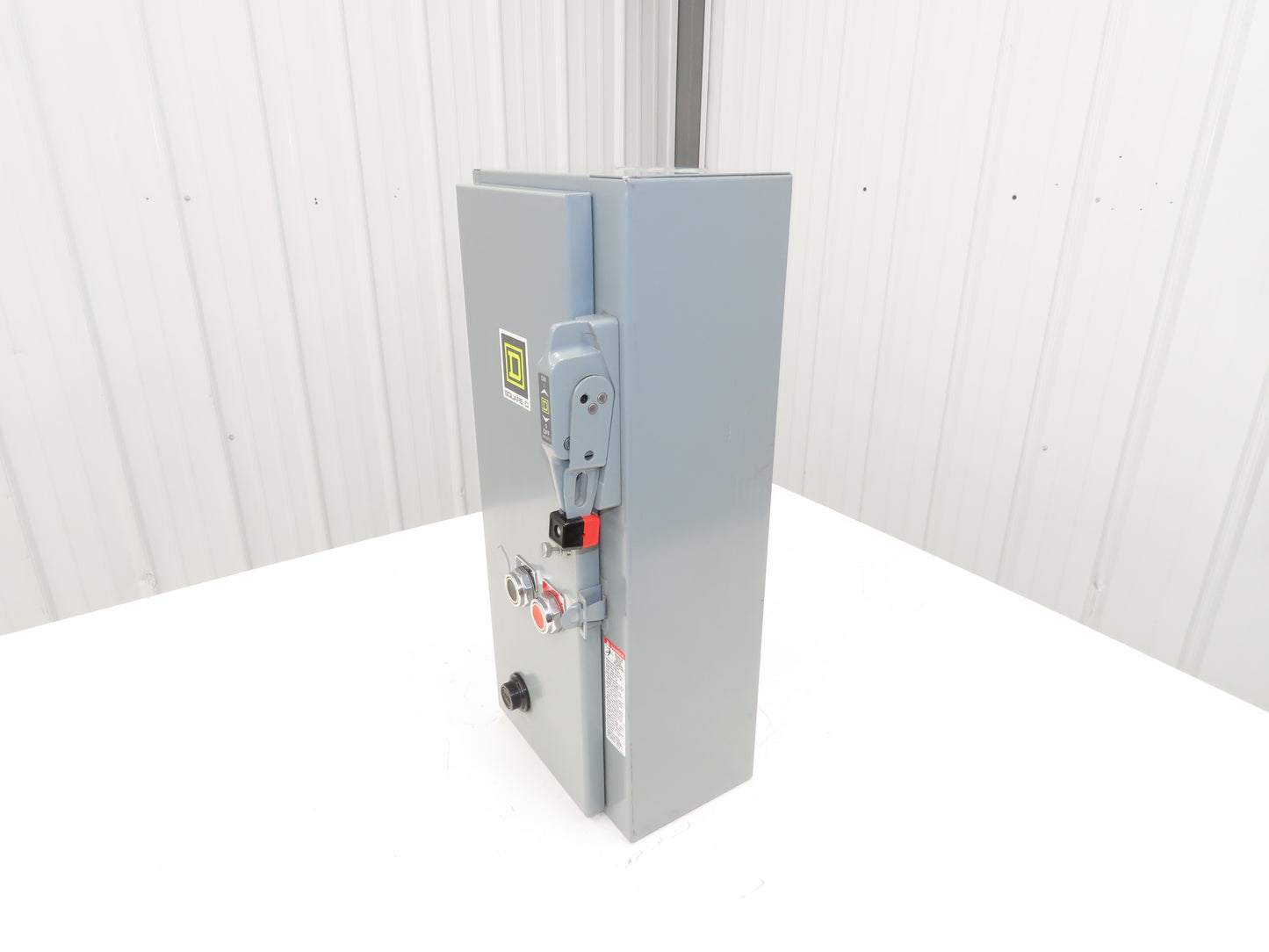 Square D Combination Motor Starter Non Fusible 10HP 600V 3ph 120V Coil