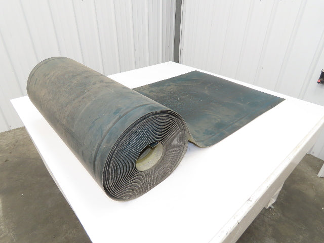 26-3/4"W x 44' Green PVC Rubber Conveyor Belt with V-Belt Guides 680mm Wide