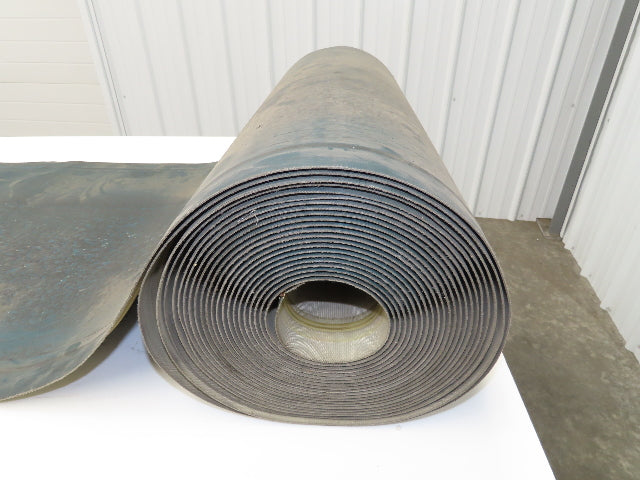 26-3/4"W x 44' Green PVC Rubber Conveyor Belt with V-Belt Guides 680mm Wide