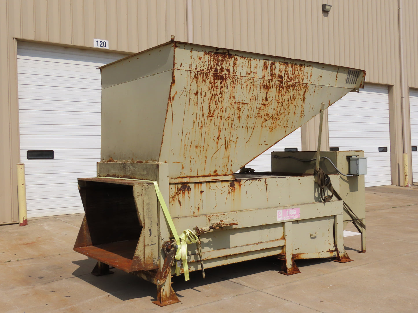 Piqua Industrial Trash Dumpster Garbage Compactor Top Load 20Hp 230/460V Pusher