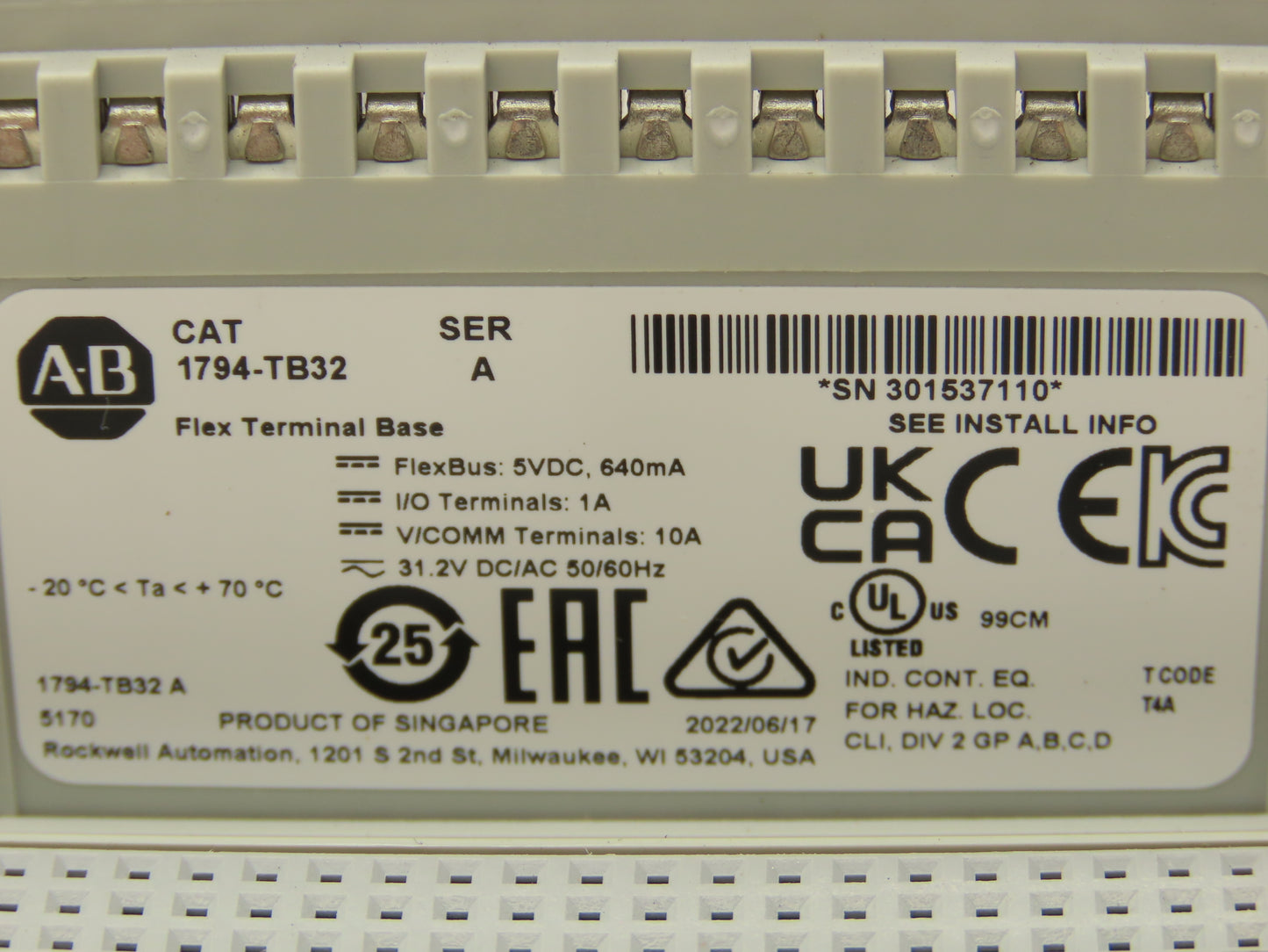 Allen-Bradley 1794-IB32 Input Module I/O 32 Point 24VDC Ser A W/Base 1794-TB32