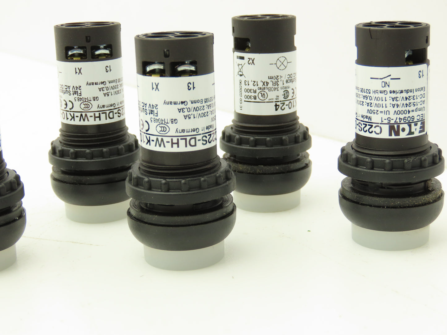 Eaton C22 Compact Pushbutton 22.5mm 1NO Momentary Illuminated White Lot of 10