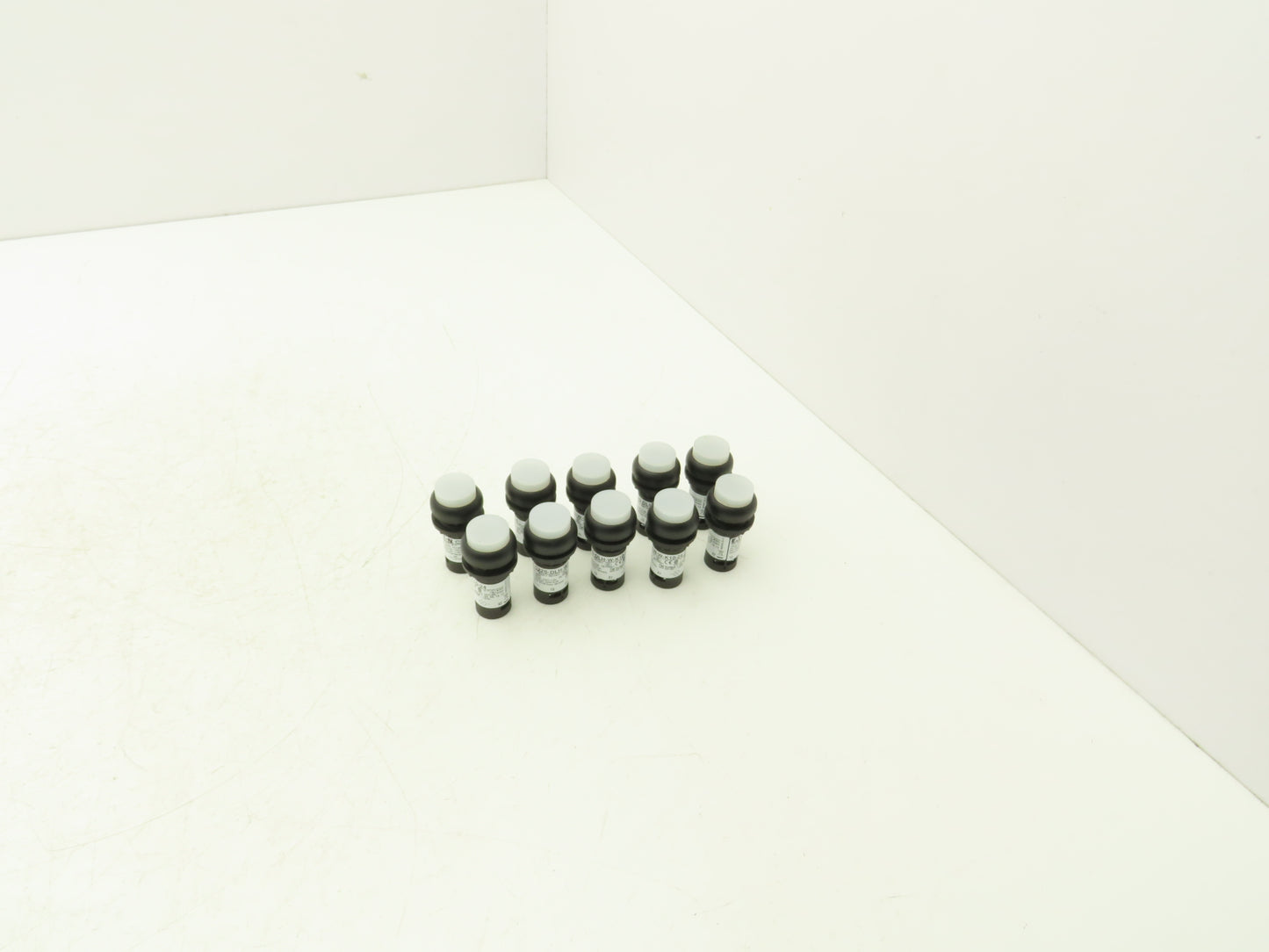Eaton C22 Compact Pushbutton 22.5mm 1NO Momentary Illuminated White Lot of 10