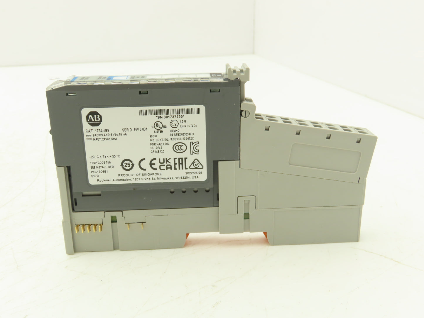 Allen Bradley 1734-IB8 PLC I/O Input Module With Modular Base Ser D FW 3.031