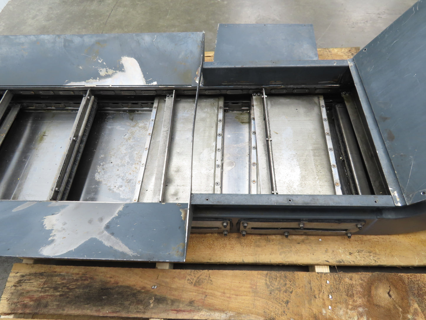 Magnetic Chip Conveyor Scraper Chain w/Coolant Filters 41-44"H 96"L 230/460V 3PH