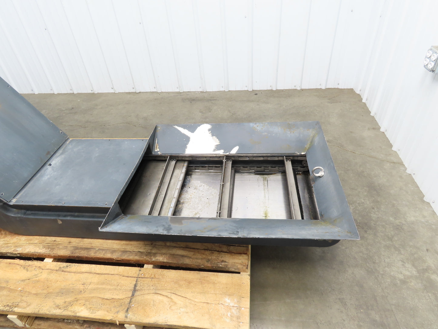 Magnetic Chip Conveyor Scraper Chain w/Coolant Filters 41-44"H 96"L 230/460V 3PH