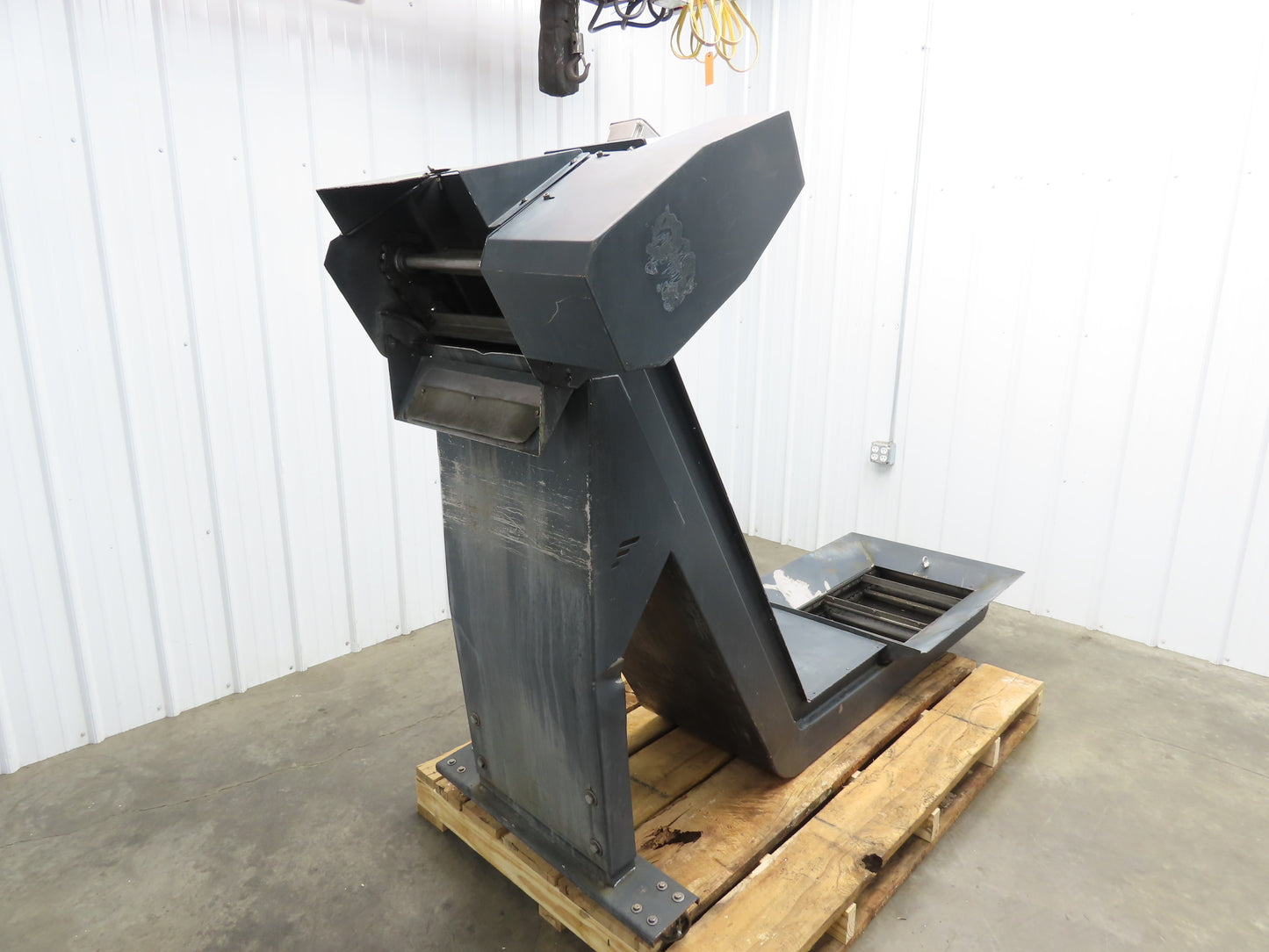 Magnetic Chip Conveyor Scraper Chain w/Coolant Filters 41-44"H 96"L 230/460V 3PH