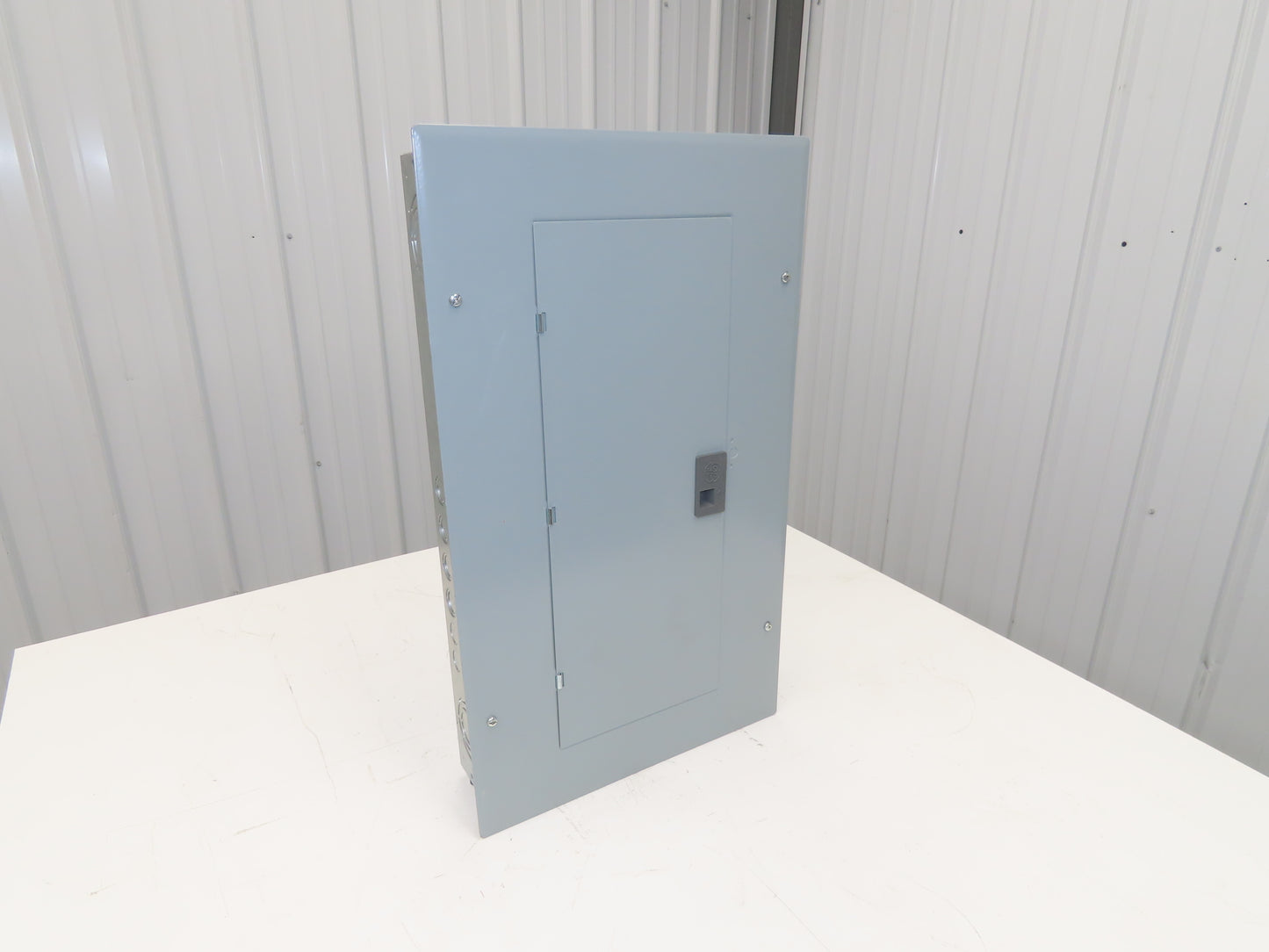 General Electric PowerMark Gold Breaker Panel 125 Amp Main Lug 24 Space 240V