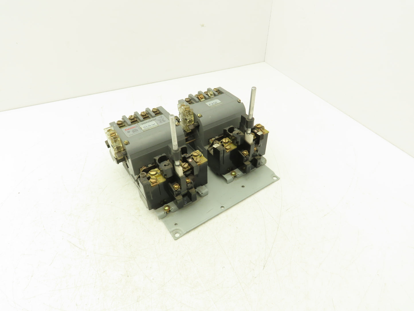 Furnas 30DP32A1VF AC Contactor Motor Starter 10Hp 600VAC 3Ph 120V Coil 2 Speed