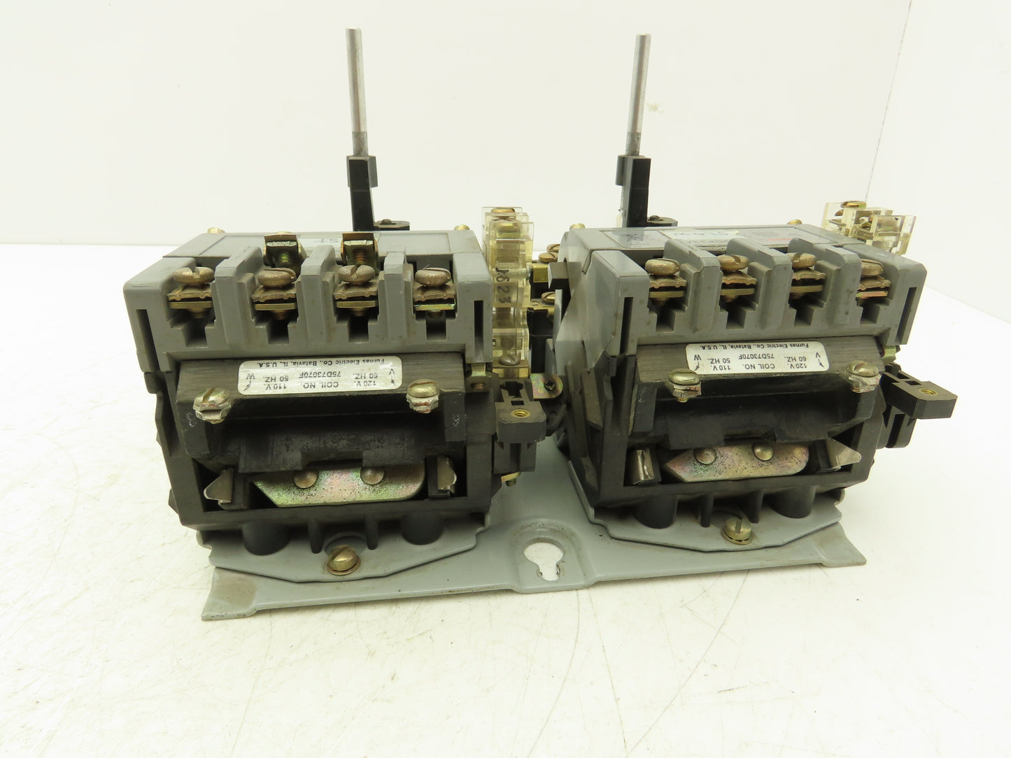 Furnas 30DP32A1VF AC Contactor Motor Starter 10Hp 600VAC 3Ph 120V Coil 2 Speed