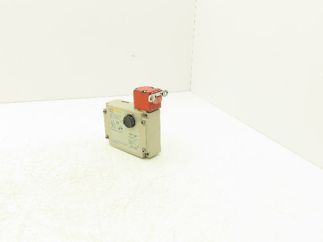 Omron D4BL-2DRG Solenoid Interlock Safety Door Switch 24VDC With Straight Latch