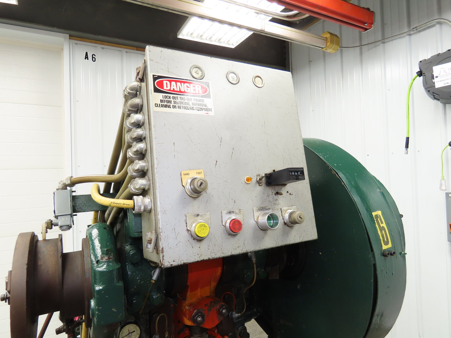 L&J No 3 Mechanical OBI Punch Press 22 Ton 2-1/2" Stroke 2Hp 3Ph Air Clutch