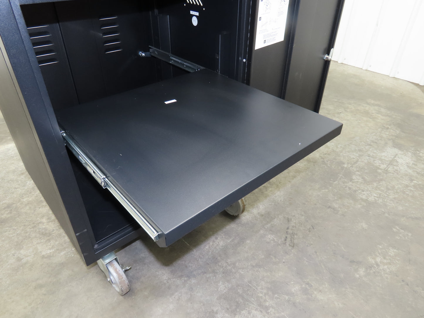 Global Industrial WB239115BKA Mobile Security 24" LCD Computer Cabinet Enclosure