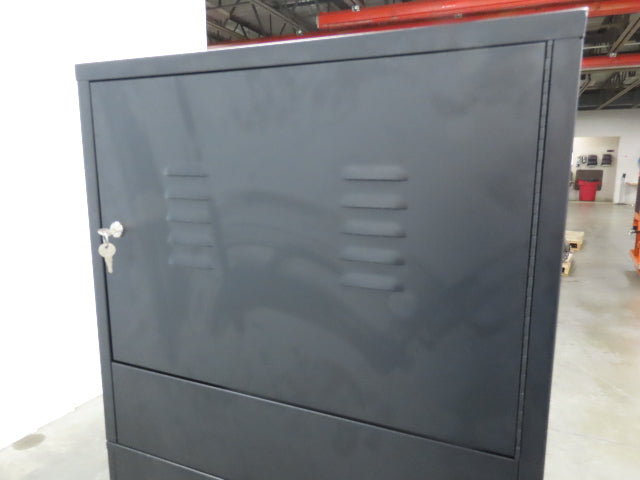 Global Industrial WB239115BKA Mobile Security 24" LCD Computer Cabinet Enclosure