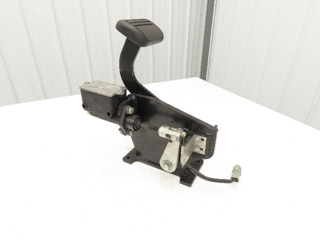 Landoll B30/42E180D Electric Bendi Forklift Brake Pedal Master Cylinder Assembly