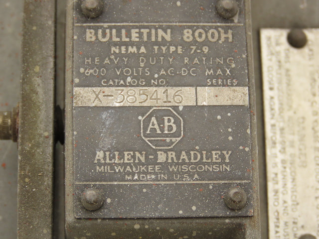 Allen Bradley X-385416 Start Stop Pushbutton Station 600V & 800H-Z31819 Contacts