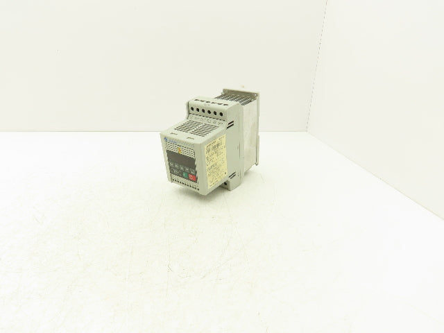 Allen Bradley 160-BA03NPS1P1 VFD AC Drive 0.75kW 1Hp 460VAC 3Ph FRN 7.06 Ser C