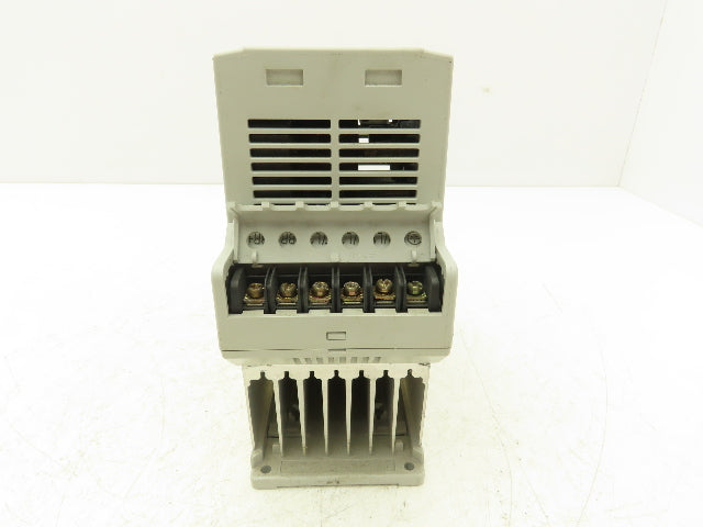 Allen Bradley 160-BA03NPS1P1 VFD AC Drive 0.75kW 1Hp 460VAC 3Ph FRN 7.06 Ser C