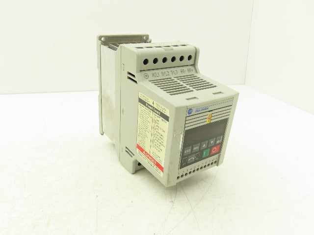 Allen Bradley 160-BA03NPS1P1 VFD AC Drive 0.75kW 1Hp 460VAC 3Ph FRN 7.06 Ser C