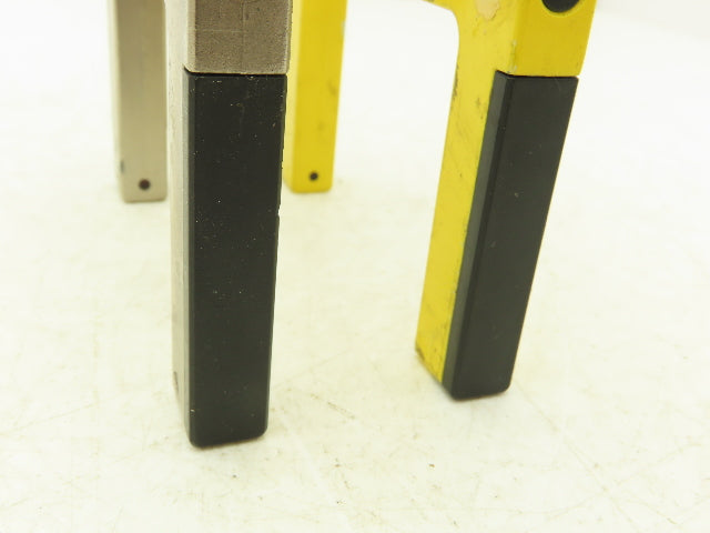 Banner SLM80P6Q Fork Slot Proximity Sensor Fixed-Distance 80mm Width Lot of 2