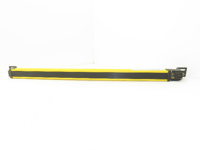 Allen Bradley R4K0640YD Guardshield Light Curtain Transmitter 640mm 24VDC *Read*