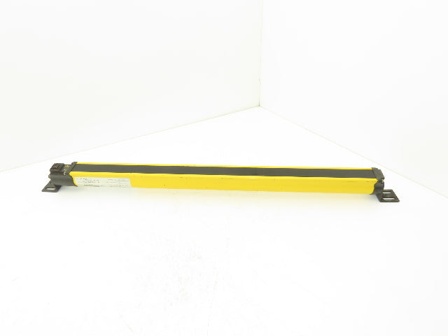 Allen Bradley R4K0640YD Guardshield Light Curtain Transmitter 640mm 24VDC *Read*