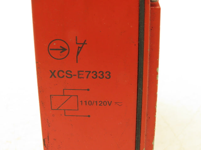 Telemecanique XCS-E7333 Interlock Safety Door Switch 120/240VAC W/Straight Latch