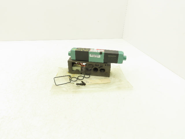 Numatics 082SS515M019M61 Pneumatic Dual Solenoid Valve 4/3 Way 150 PSI 24VDC