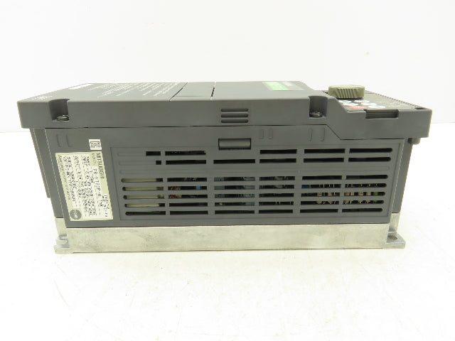 Mitsubishi Electric FR-F720P-0. 75K Inverter Drive .75KW 240VAC 3Ph 6.4A 50-60Hz