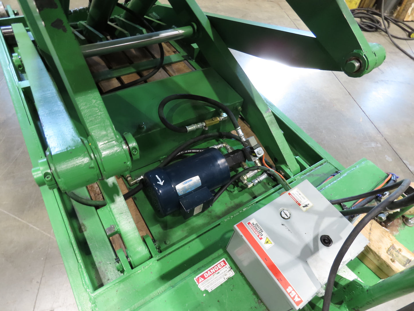 Hydraulic Lift Table 10000lb 5 Ton 102" Travel 78x48" 3Ph 5Hp Leeson Mobile