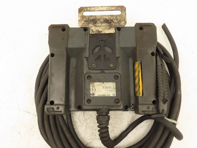 Idec HG2R-SS62BH-MK1260 Robot Teach Pendant & Display E-Stop With Cut Cord