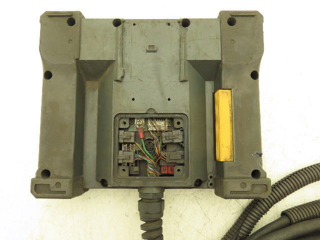 Idec HG2R-SS62BH-MK1260 Robot Teach Pendant Display With E-Stop & Cord *Photos