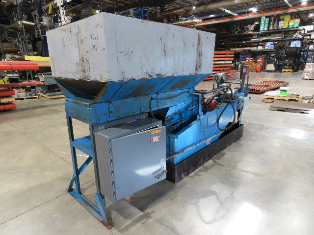 Spartec Steel Parts Conveyor Shaker Feed Bin w/Oiler Pump Mesh Belt & Oil Tank