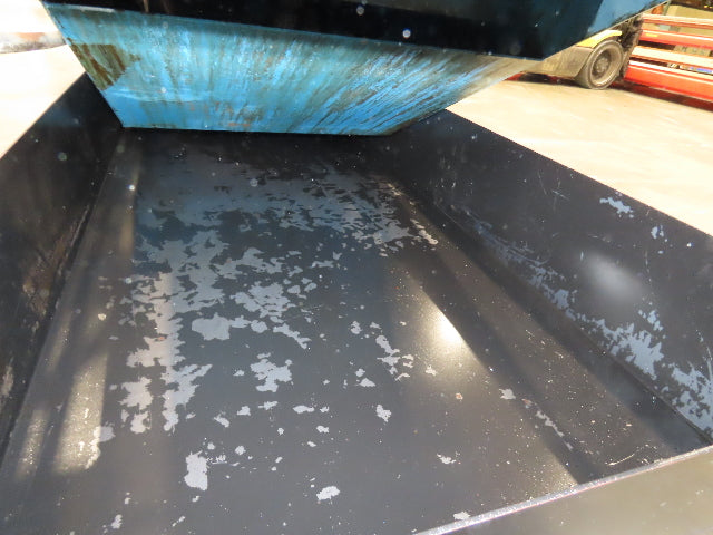 Spartec Steel Parts Conveyor Shaker Feed Bin w/Oiler Pump Mesh Belt & Oil Tank